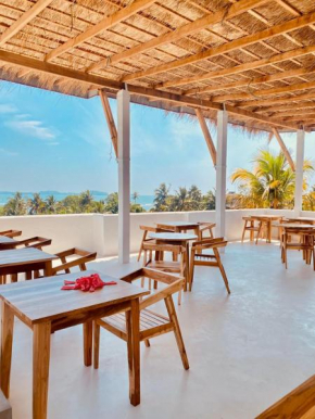 KOMOREBI Weligama